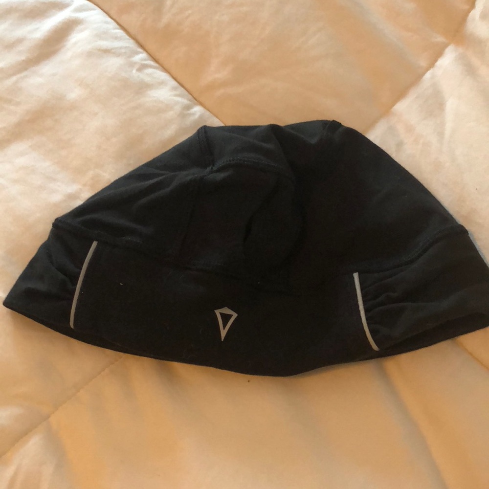 Ivivva hat
